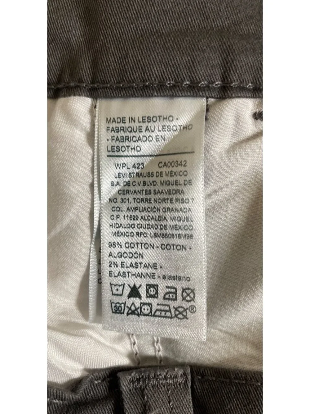 Levis Strauss Signature Mens Size 40 Gray Essential Cargo Shorts
